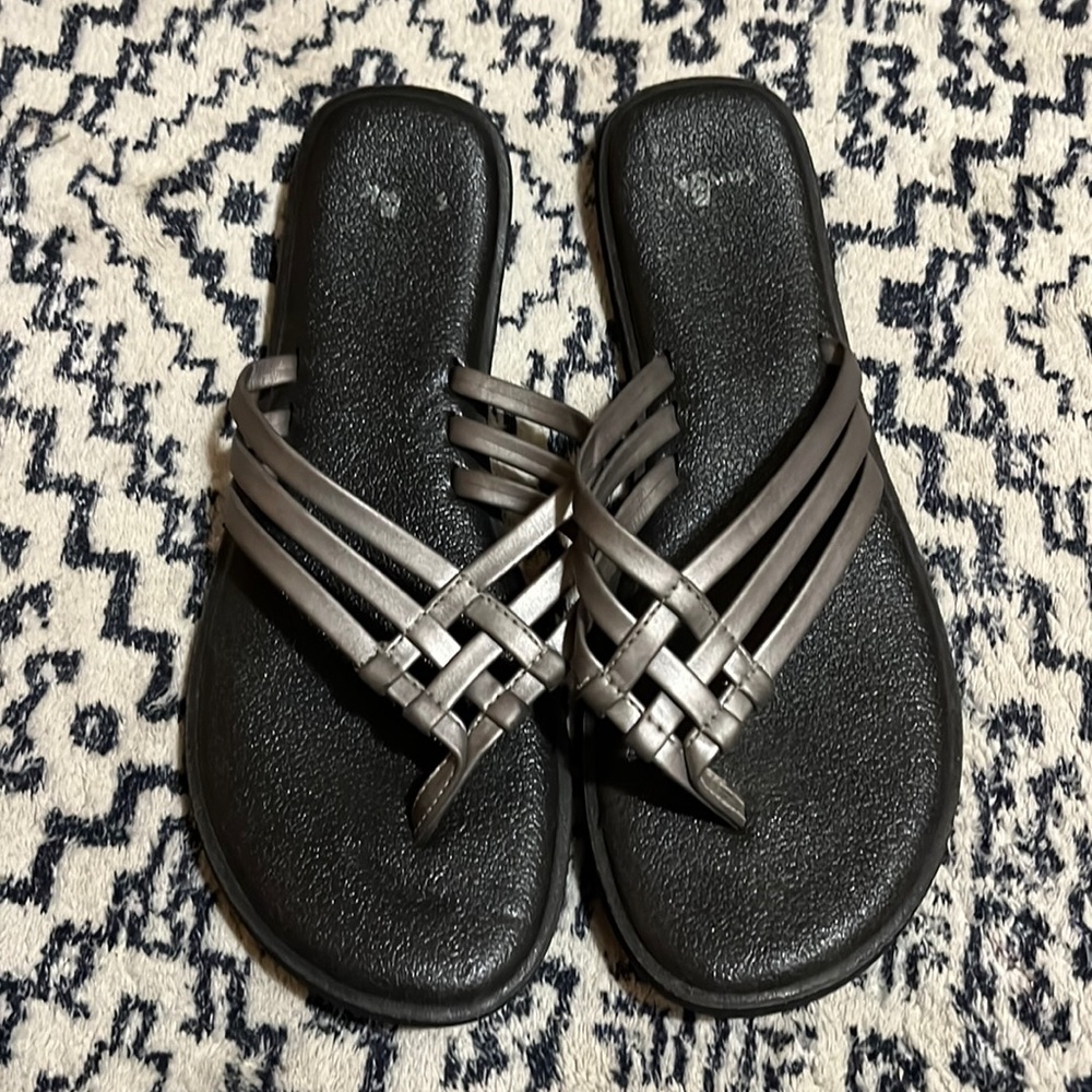 Women’s flip flops